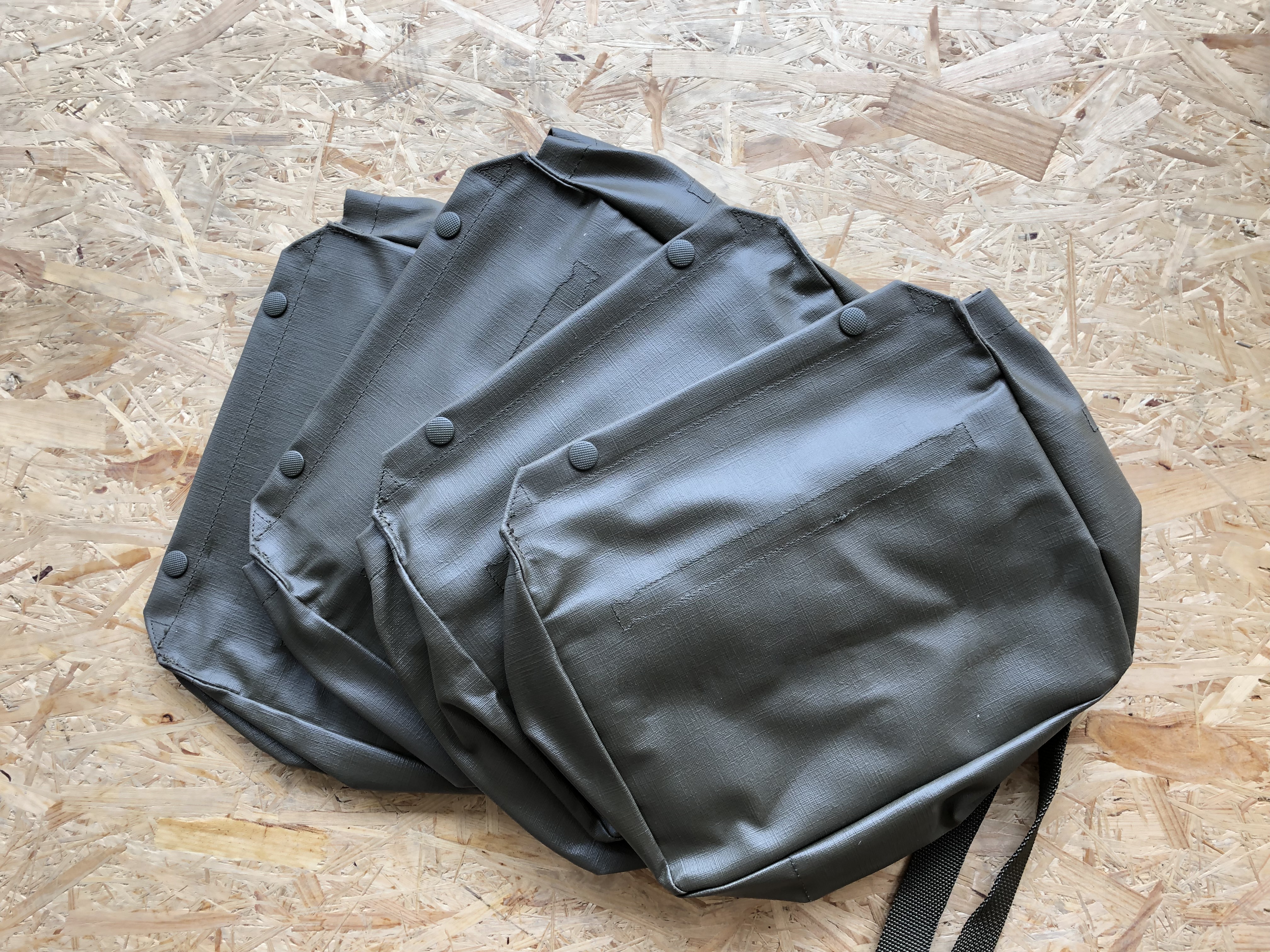 Schweizer Armee - Gasmaskentaschen 4 Stk.