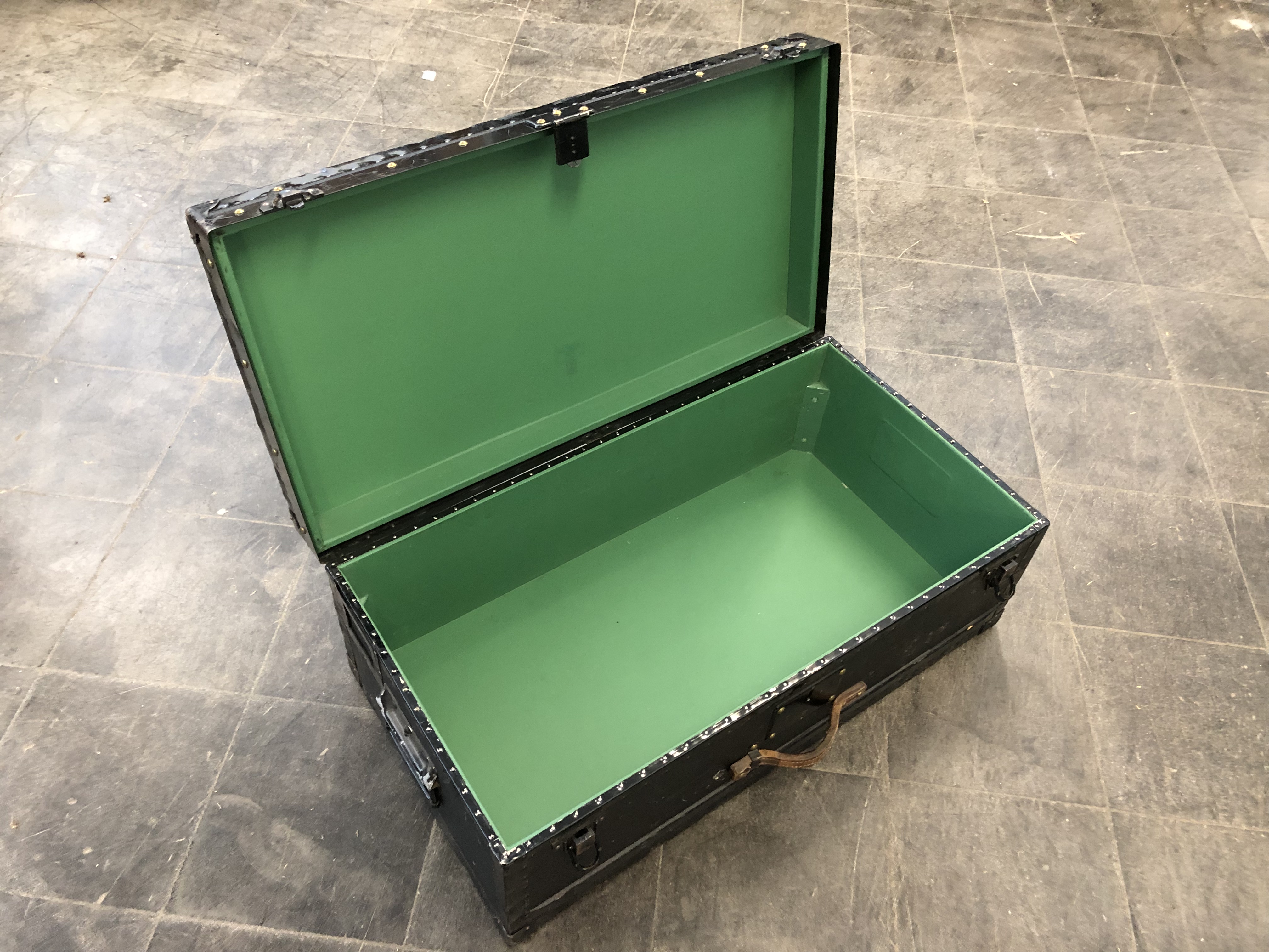 Schweizer Armee Offizierskiste