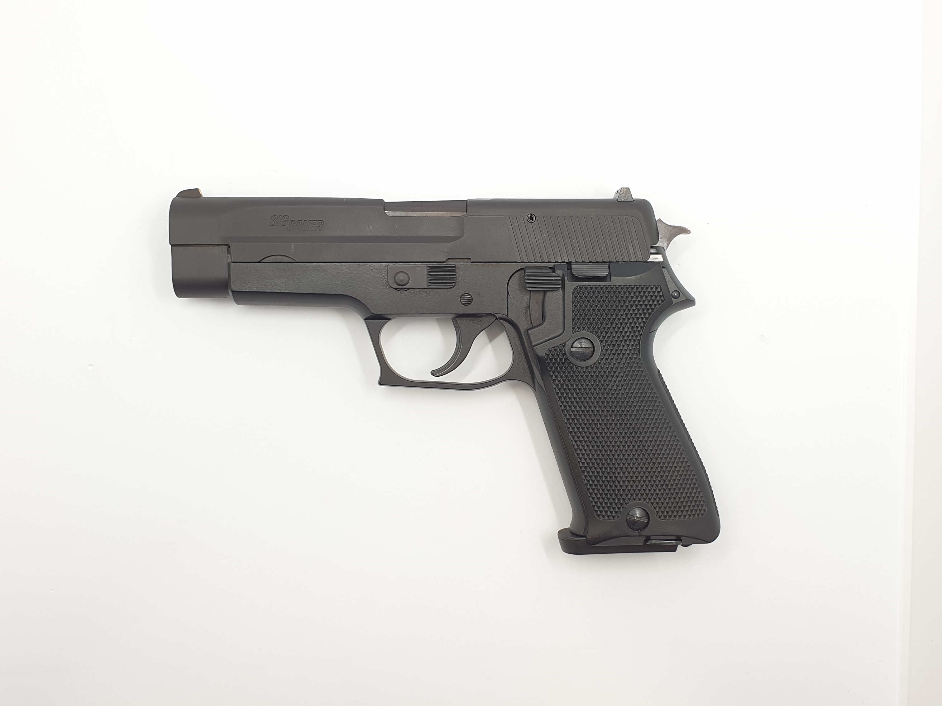 SigSauer P220